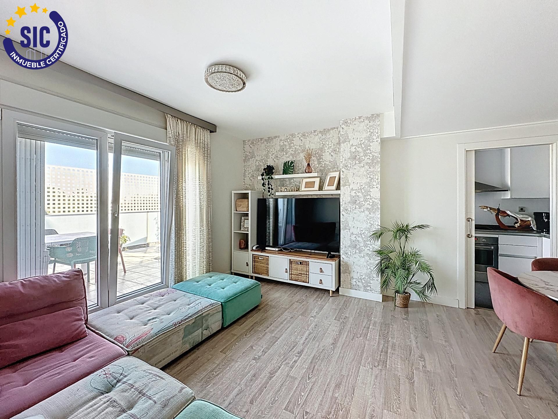 ¡Vive el cielo de Massanassa! Espectacular ático con terraza, barbacoa y ubicación estratégica