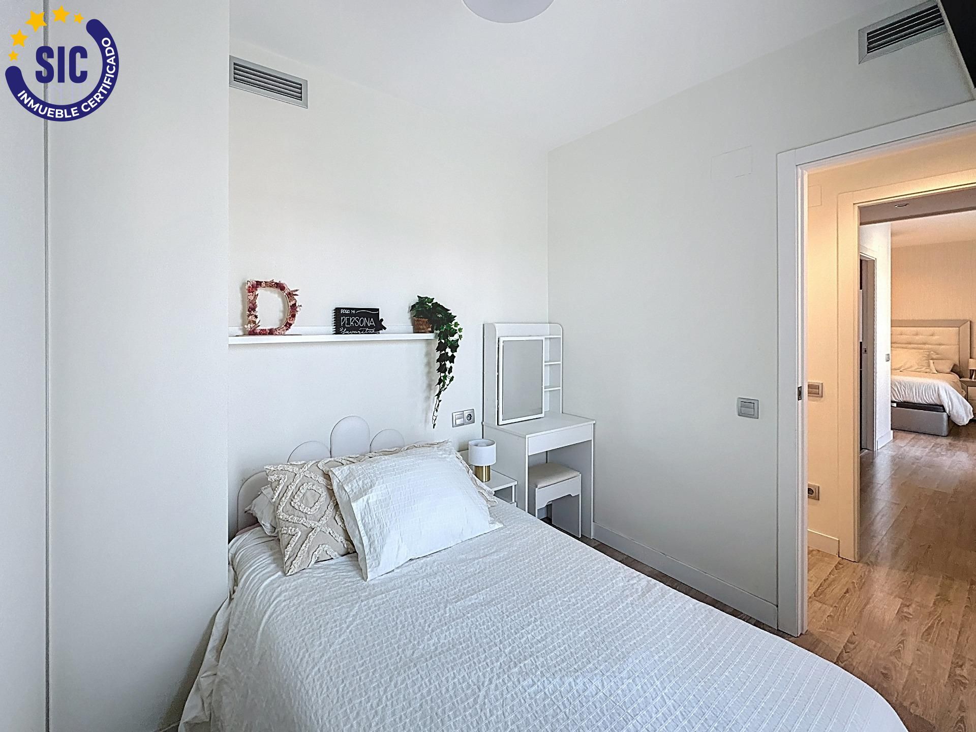 ¡Vive el cielo de Massanassa! Espectacular ático con terraza, barbacoa y ubicación estratégica