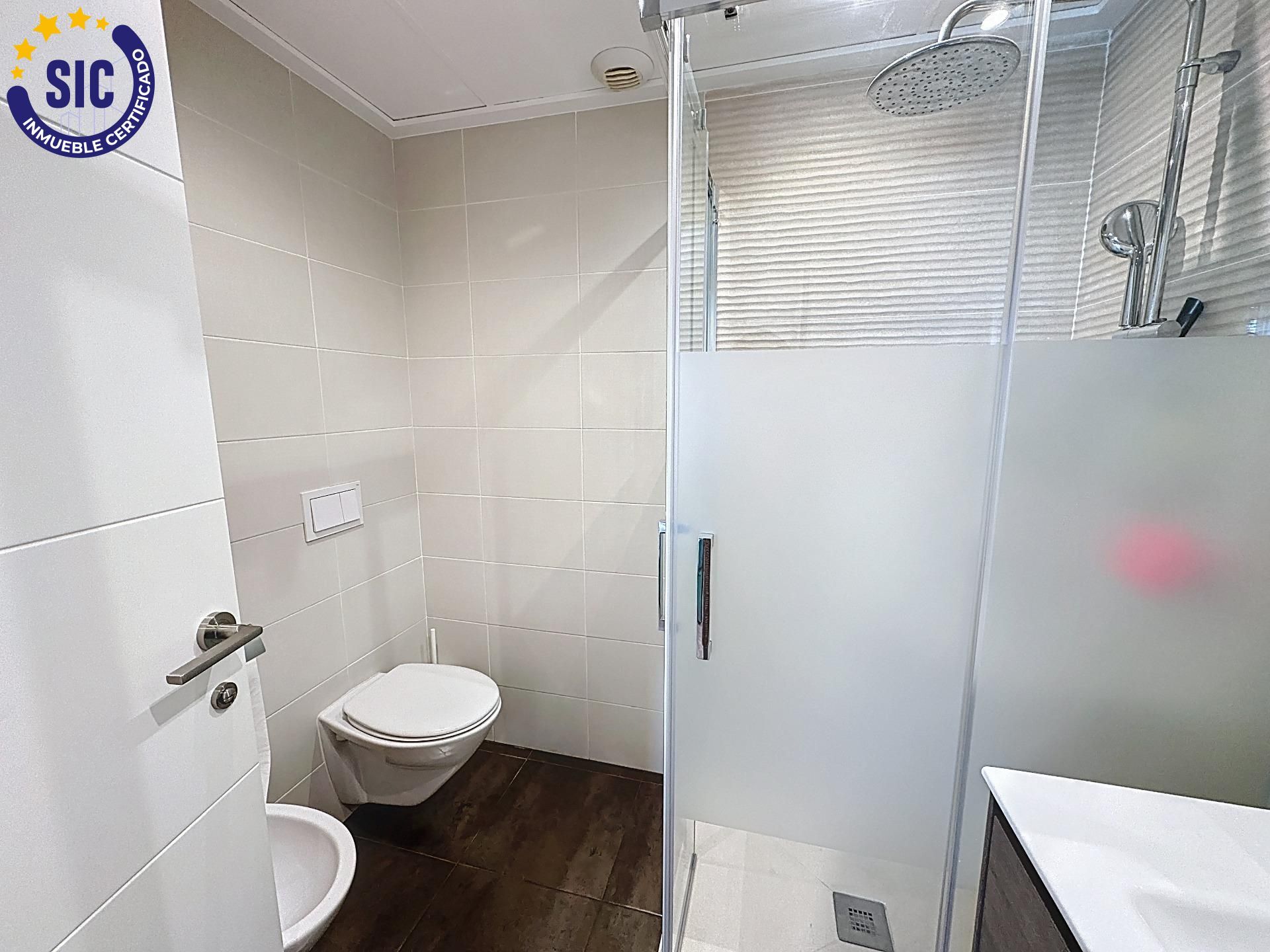 ¡Vive el cielo de Massanassa! Espectacular ático con terraza, barbacoa y ubicación estratégica