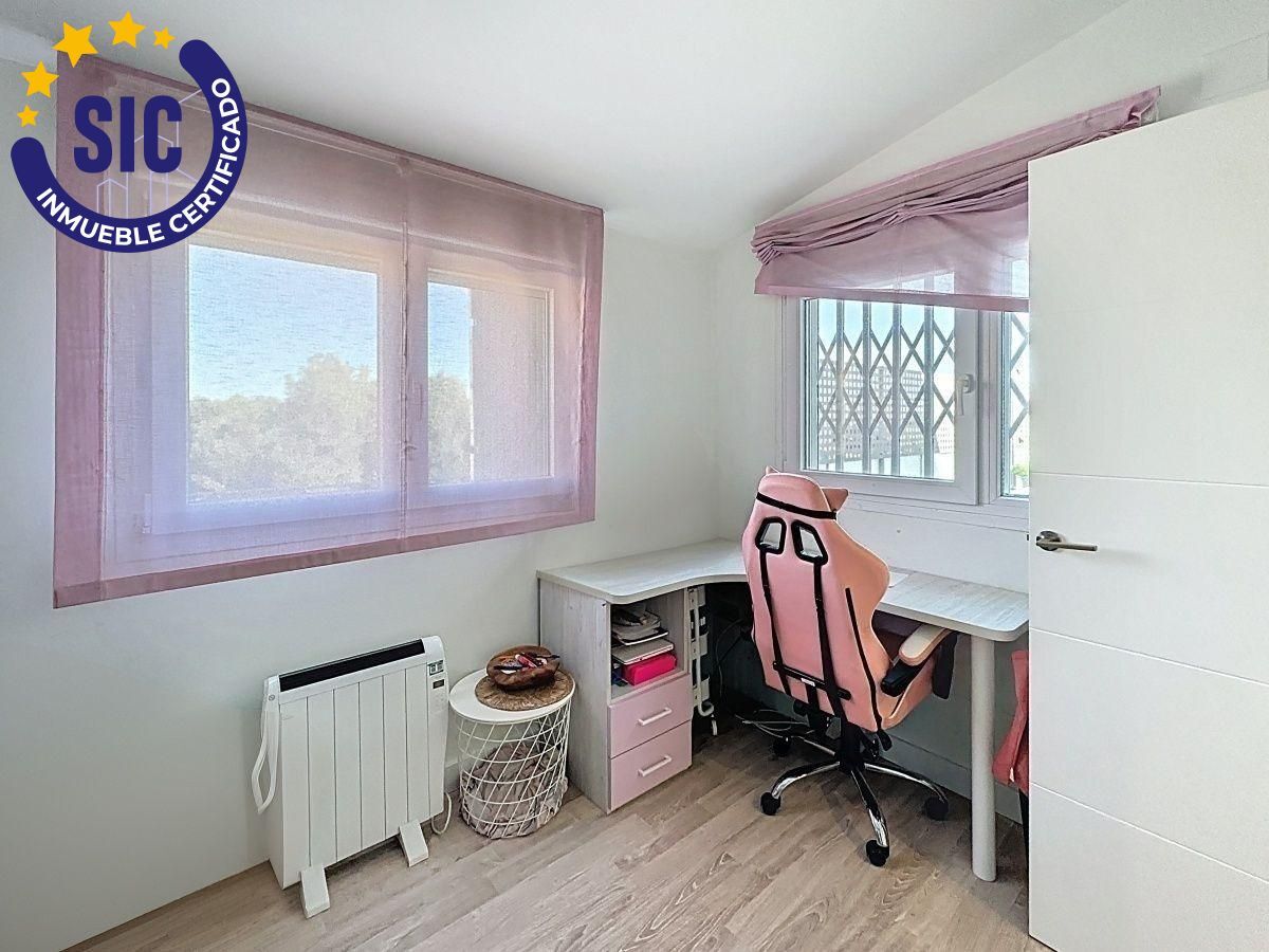 ¡Vive el cielo de Massanassa! Espectacular ático con terraza, barbacoa y ubicación estratégica