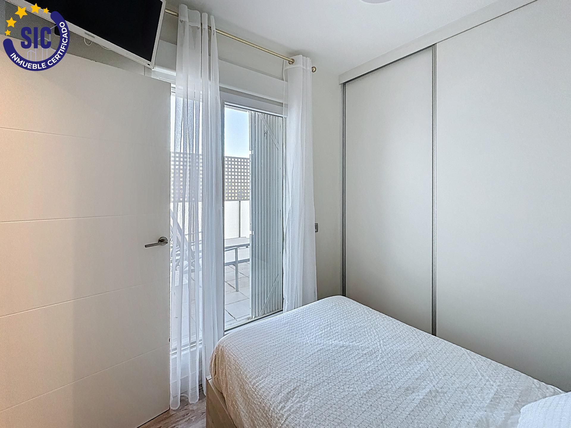 ¡Vive el cielo de Massanassa! Espectacular ático con terraza, barbacoa y ubicación estratégica