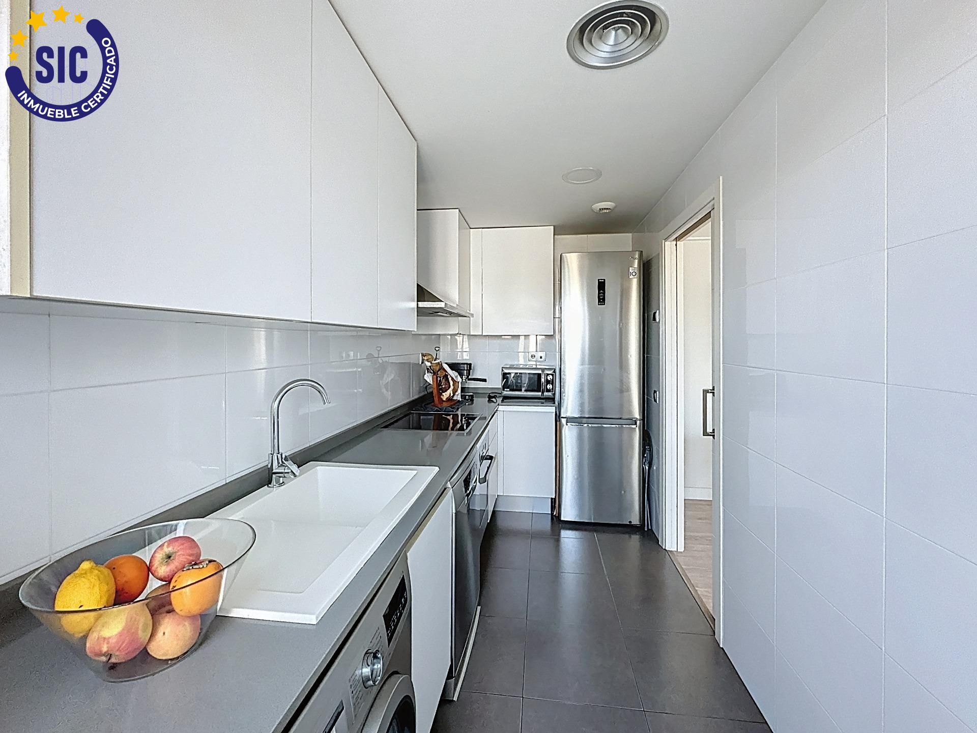 ¡Vive el cielo de Massanassa! Espectacular ático con terraza, barbacoa y ubicación estratégica