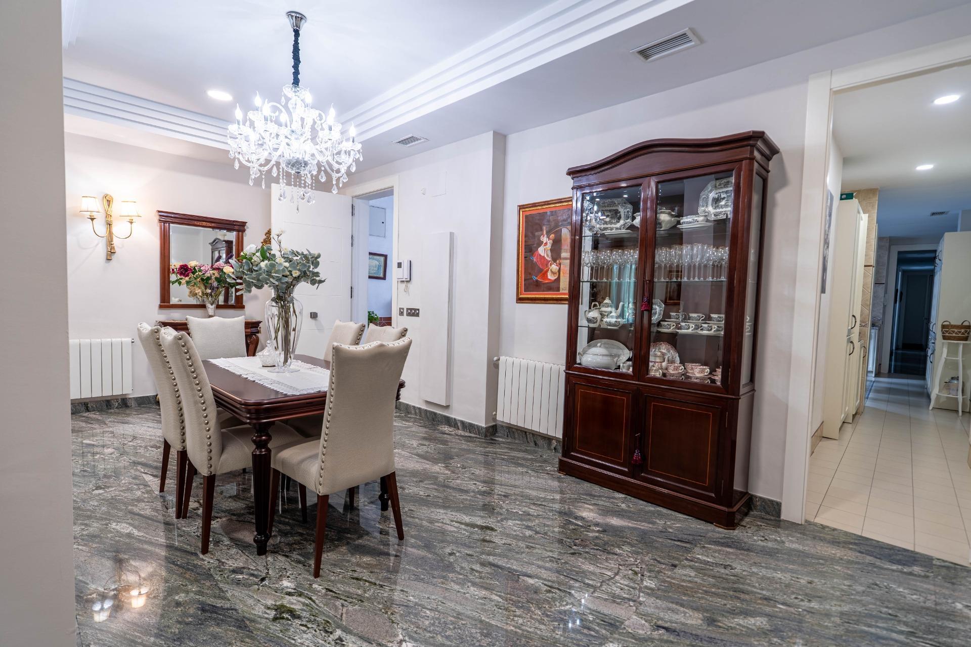 Exclusivo Ático Dúplex con Terraza y Piscina Privada en la mejor zona de triana.