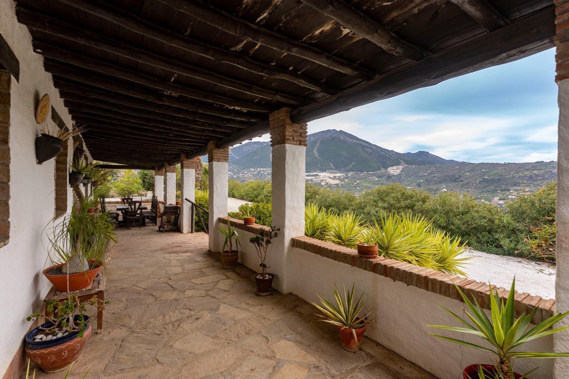 FANTÁSTICA VILLA EN VENTA BAJA ALCAUCIN