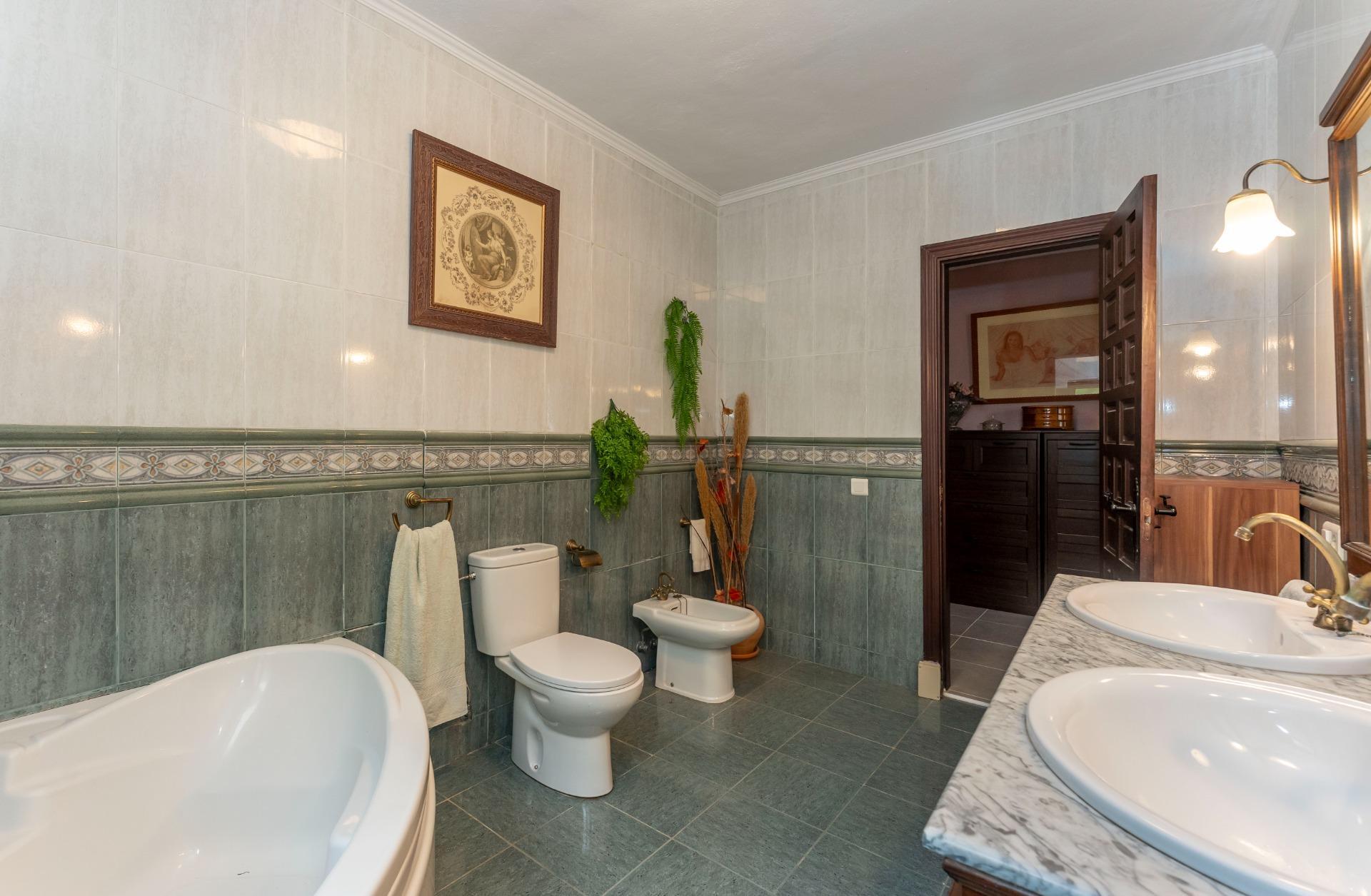 FANTÁSTICA VILLA EN VENTA BAJA ALCAUCIN