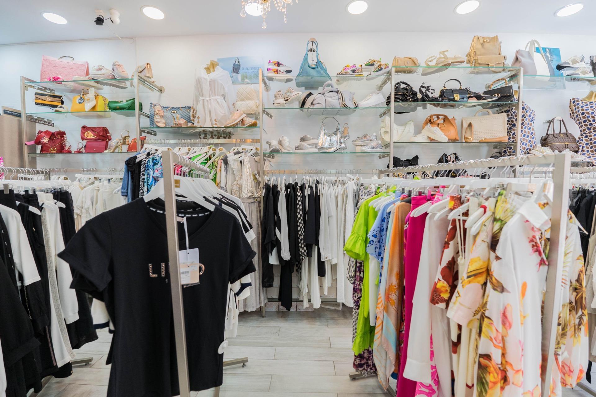 Traspaso tienda de Indumentaria en zona privilegiada de Fuengirola