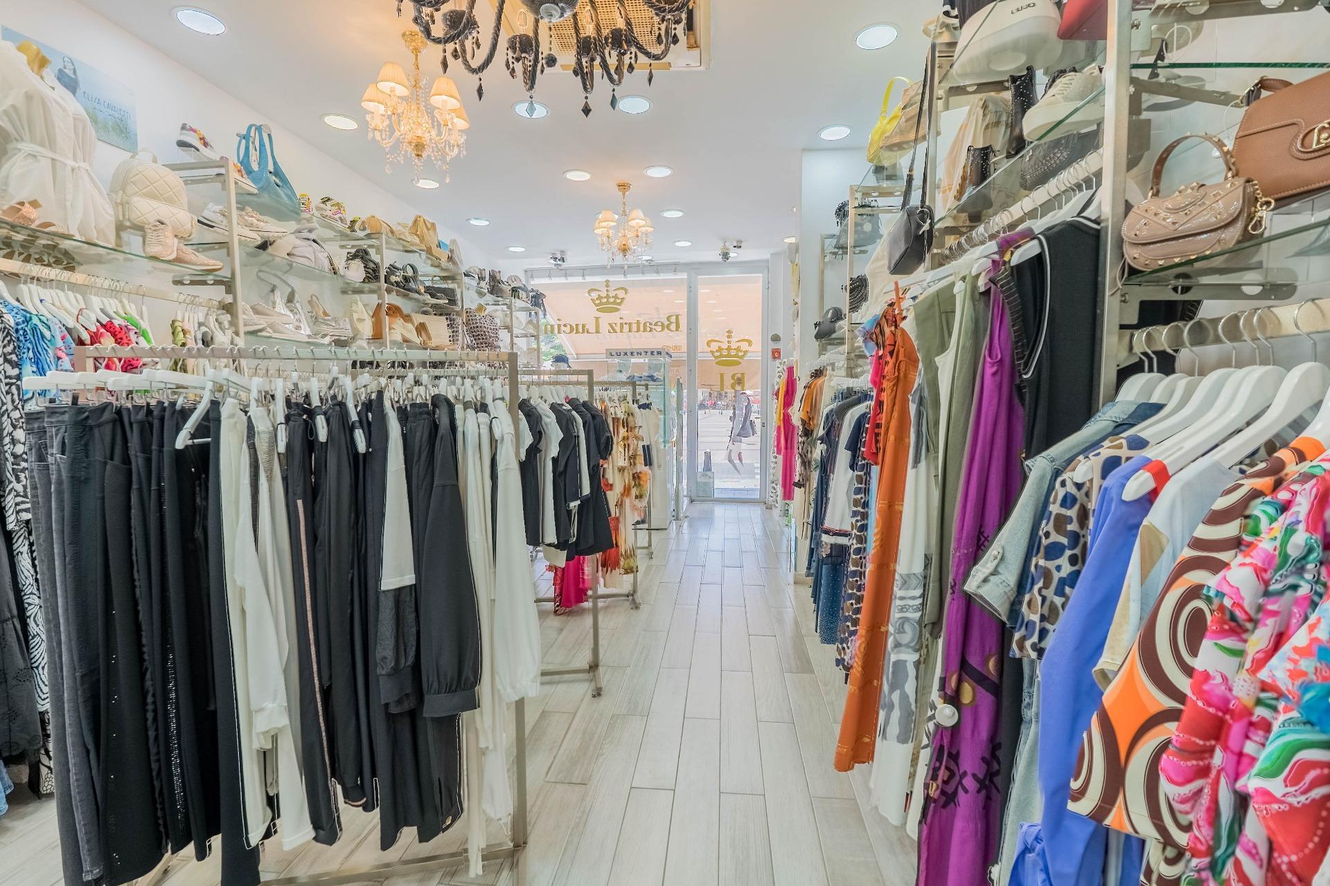 Traspaso tienda de Indumentaria en zona privilegiada de Fuengirola