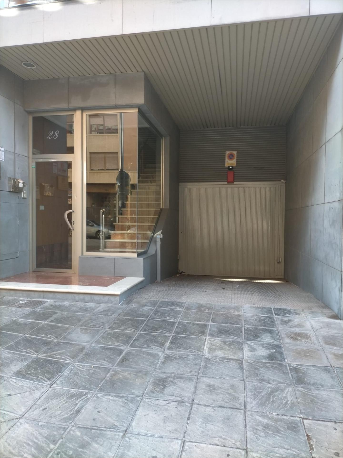 PLAZA de PARKING en AVDA, de LA VEGA - ORIHUELA