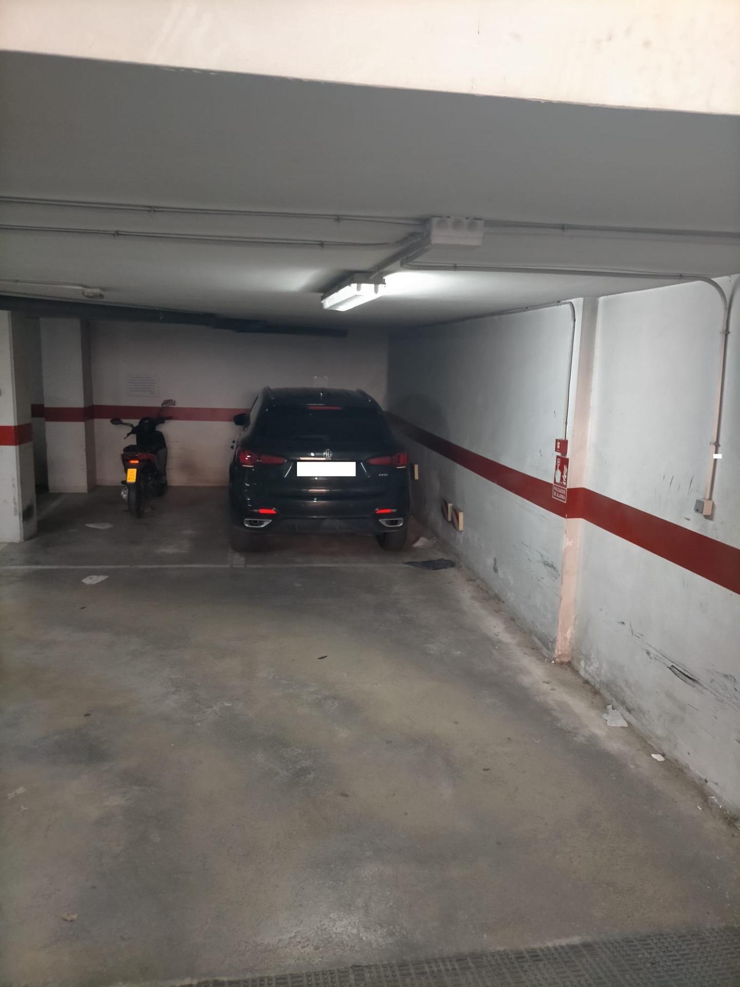 PLAZA de PARKING en AVDA, de LA VEGA - ORIHUELA