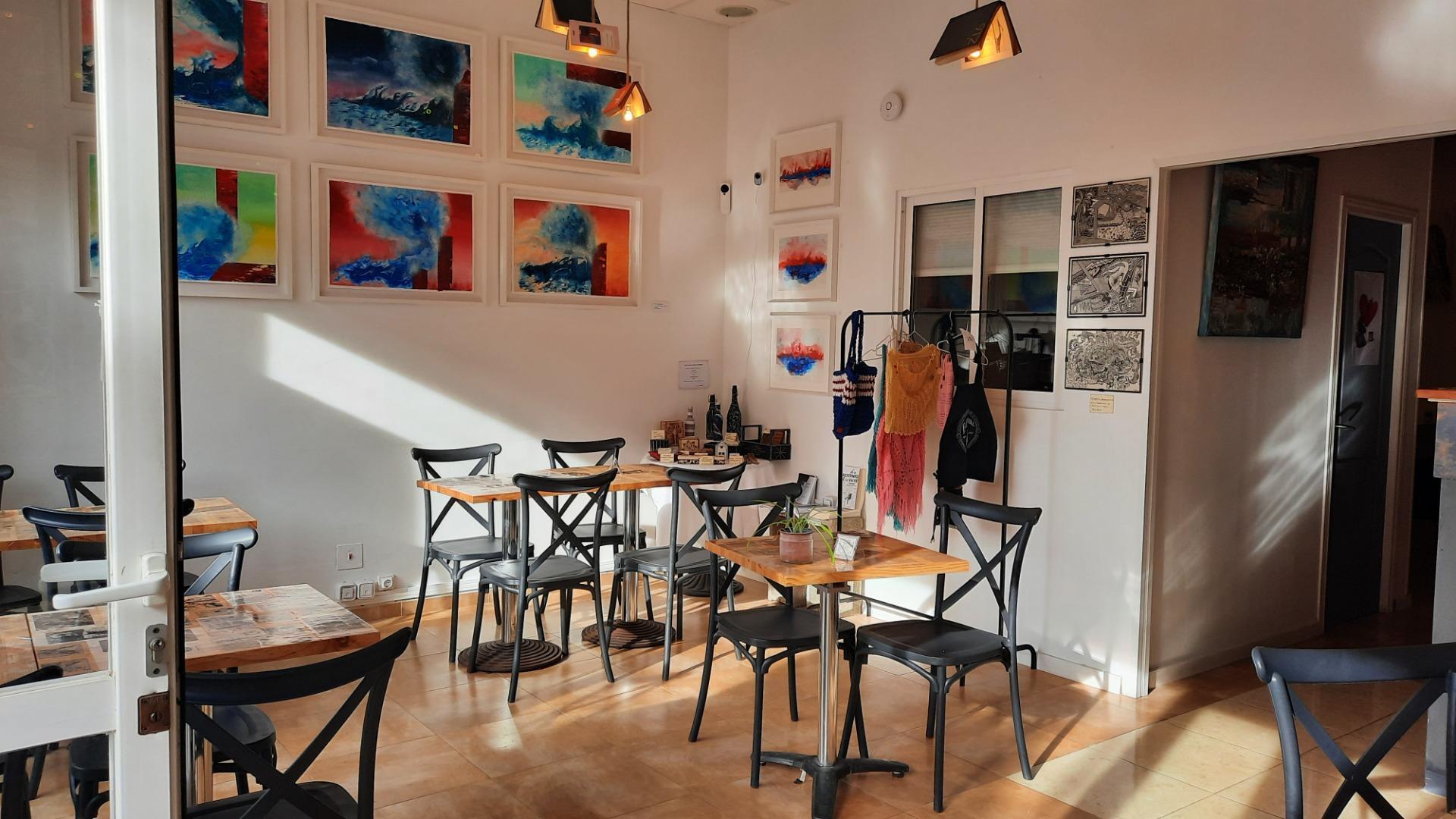 TRASPASO BAR CAFETERIA  EN ALCUDIA PUERTO