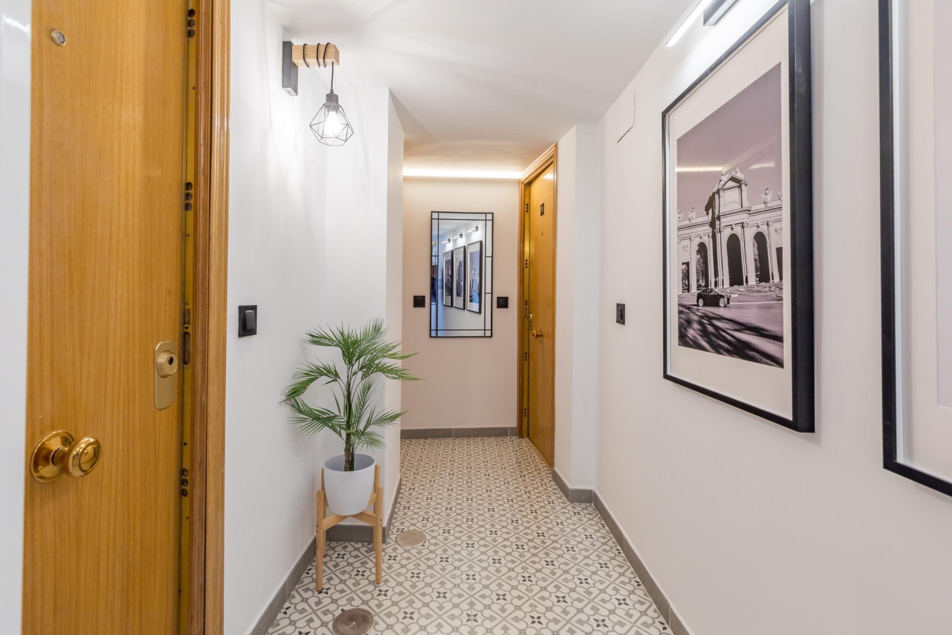 INVERSIÓN SEGURA EN EL CORAZÓN DE MADRID: PISO EN CALLE FUENCARRAL CON RENTABILIDAD DEL 4%