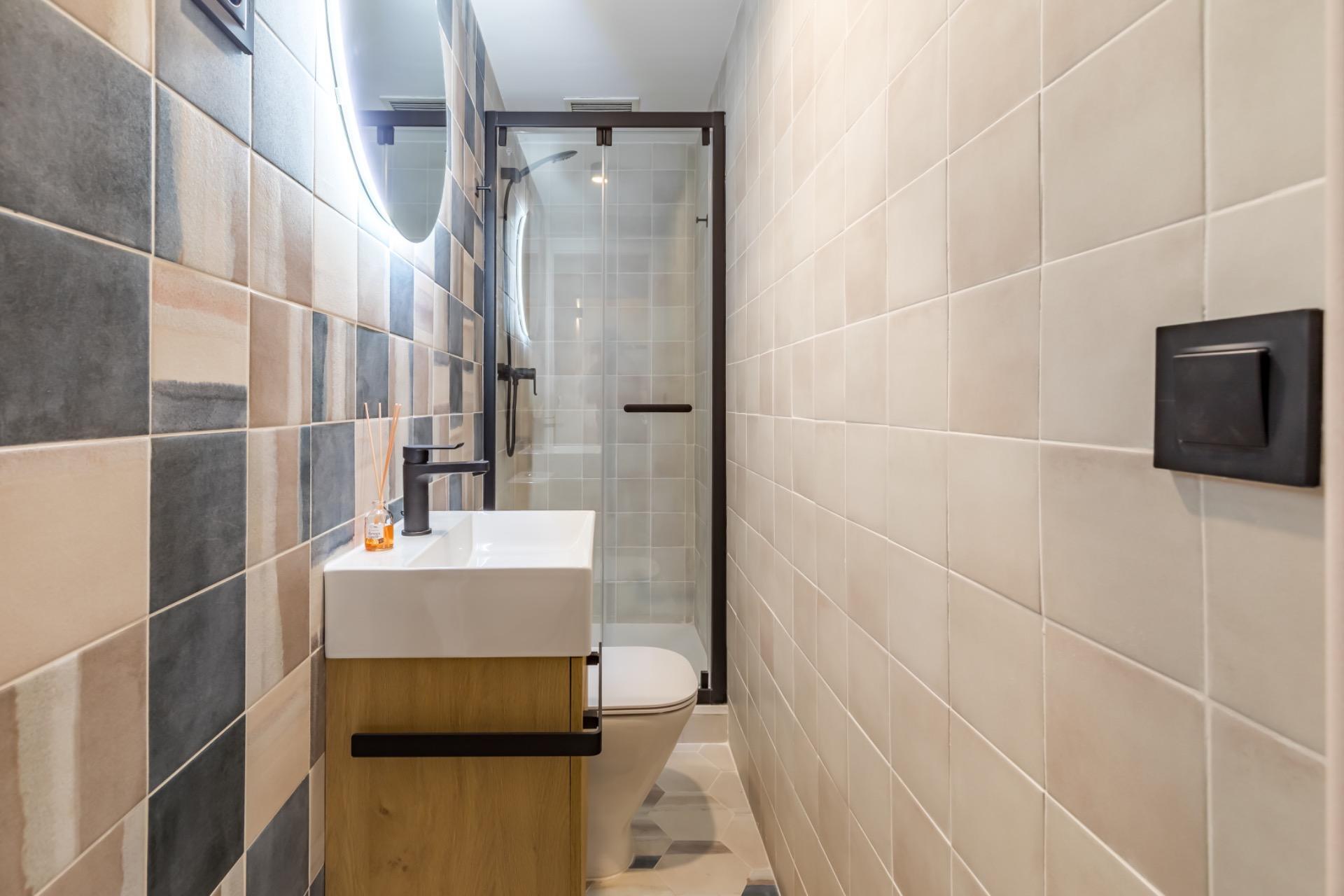 INVERSIÓN SEGURA EN EL CORAZÓN DE MADRID: PISO EN CALLE FUENCARRAL CON RENTABILIDAD DEL 4%