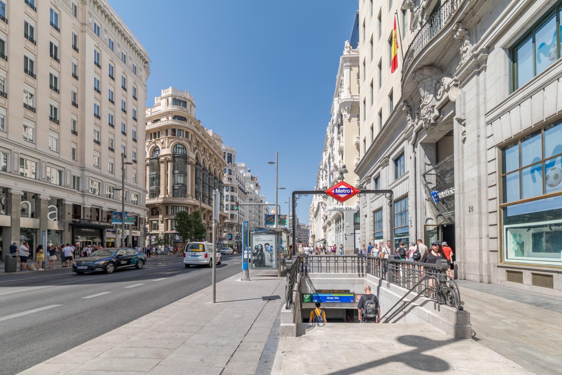 INVERSIÓN SEGURA EN EL CORAZÓN DE MADRID: PISO EN CALLE FUENCARRAL CON RENTABILIDAD DEL 4%