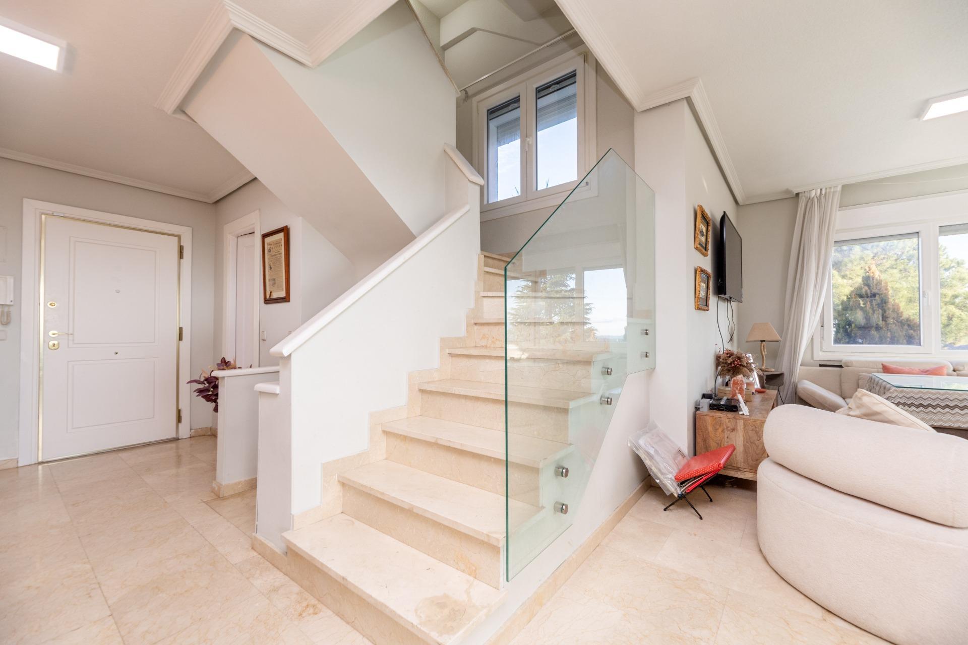 EXCLUSIVO CHALET PAREADO EN TORRELODONES