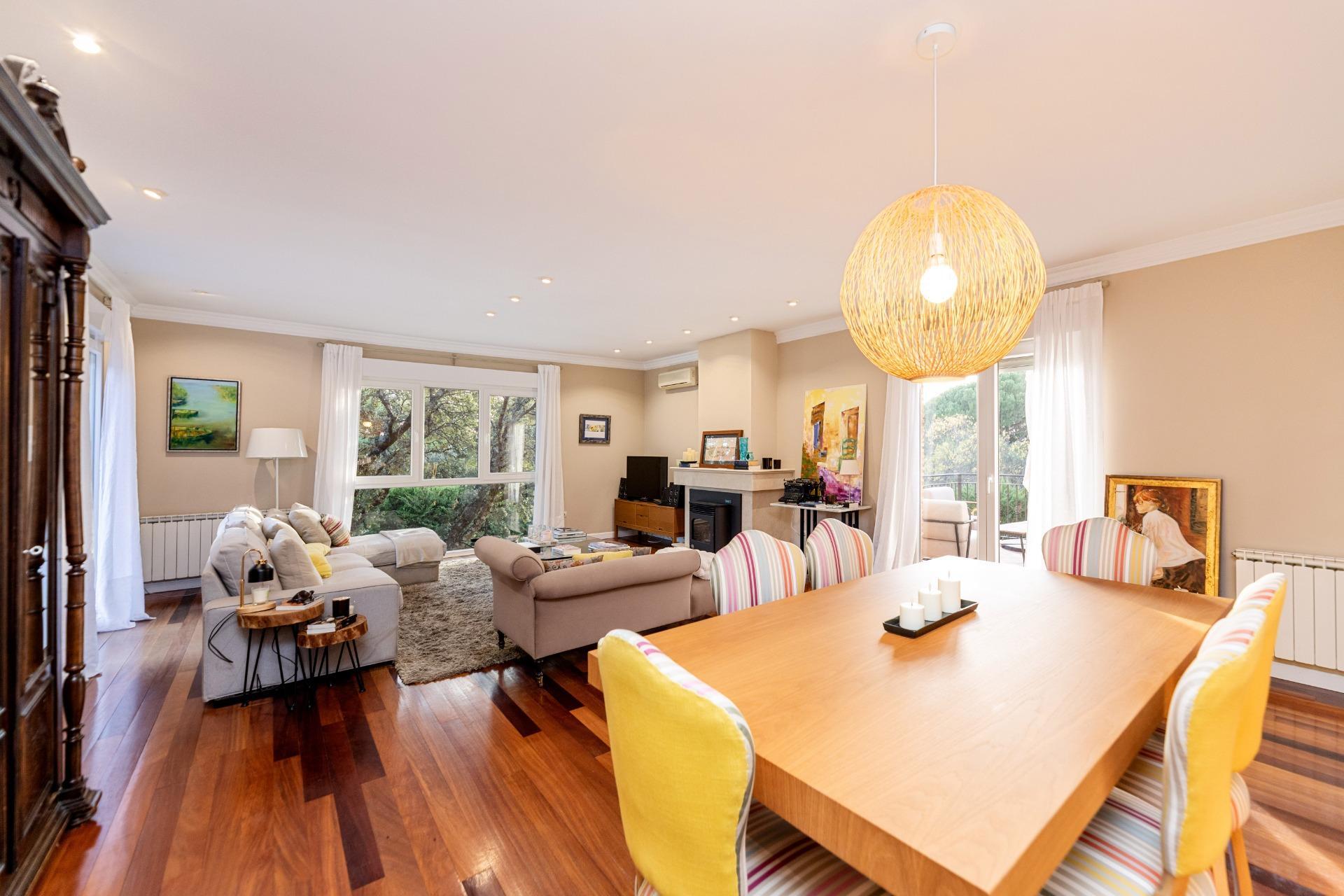 EXCLUSIVA VILLA EN LA BERZOSA