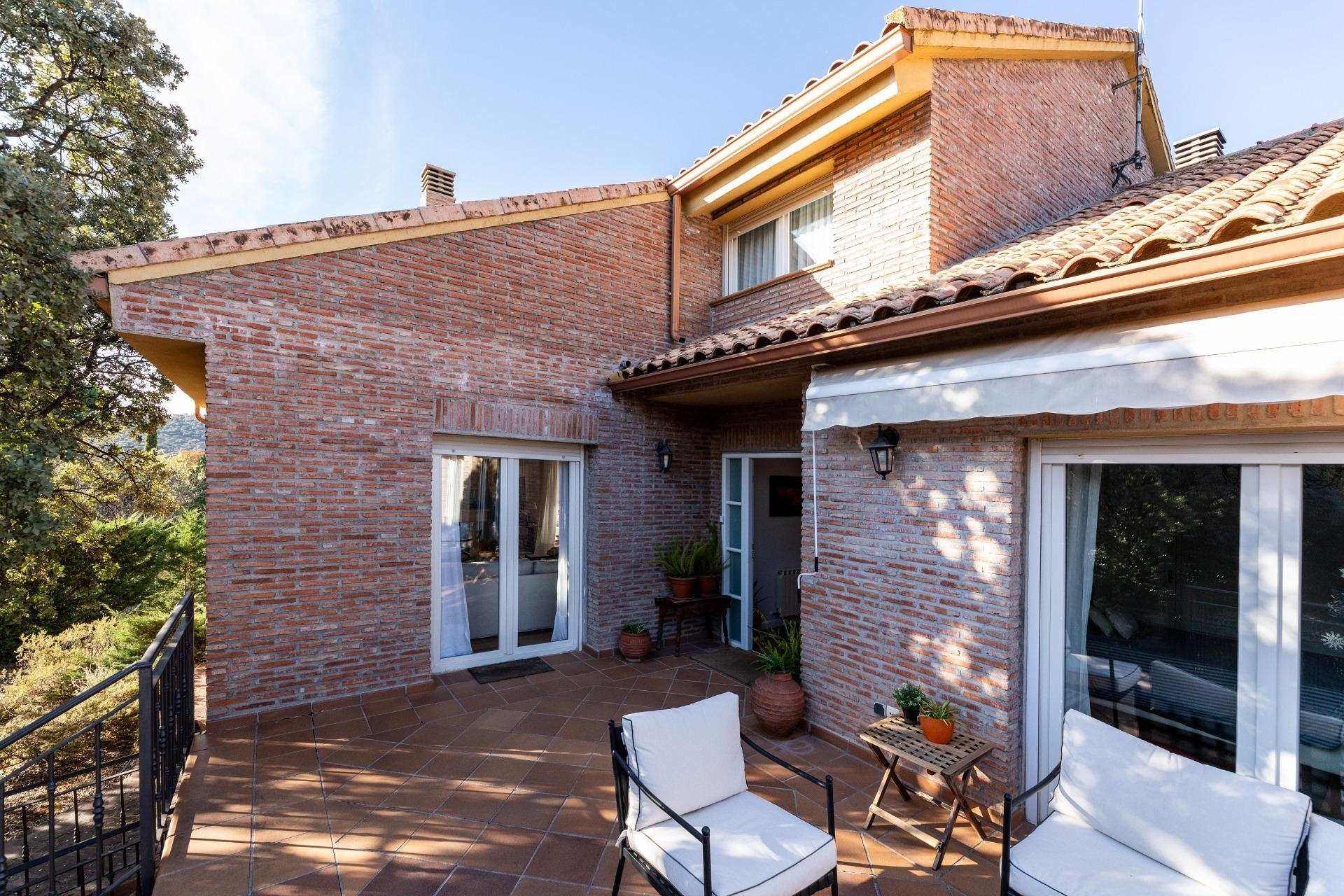 EXCLUSIVA VILLA EN LA BERZOSA