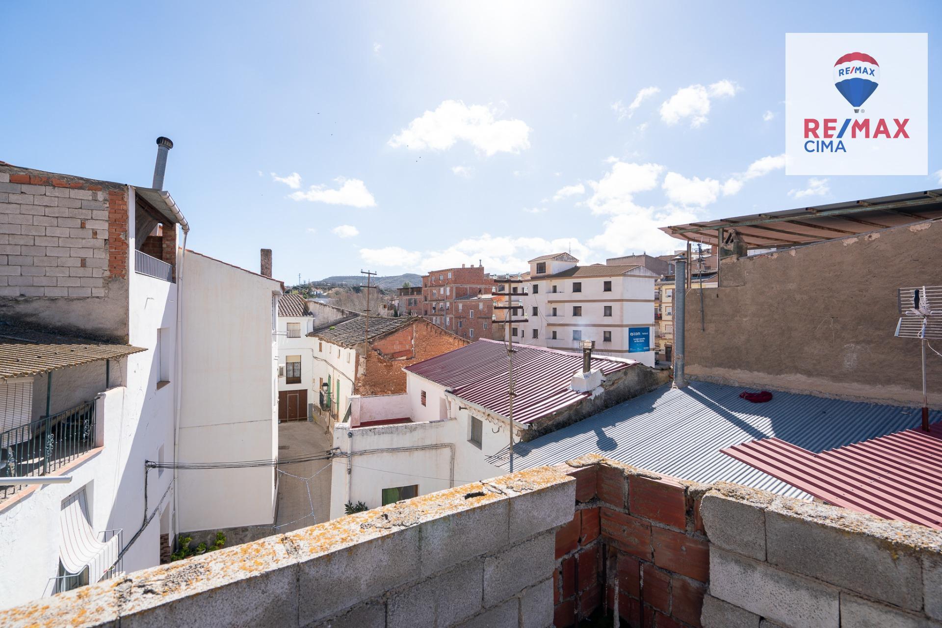 Oportunidad única de inversión en Zújar 2 pisos en construccion y 2 pisos para reforma