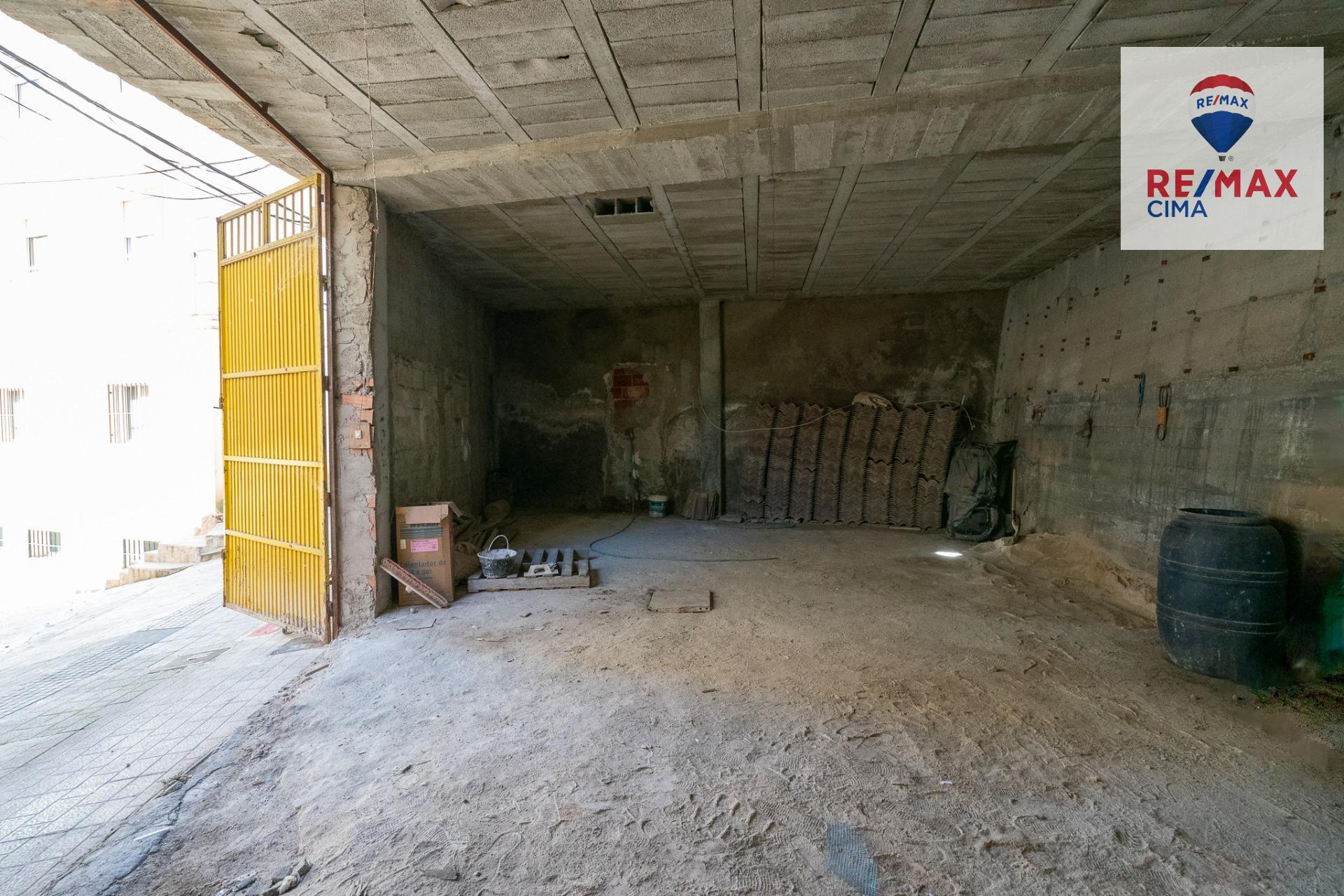 Oportunidad única de inversión en Zújar 2 pisos en construccion y 2 pisos para reforma