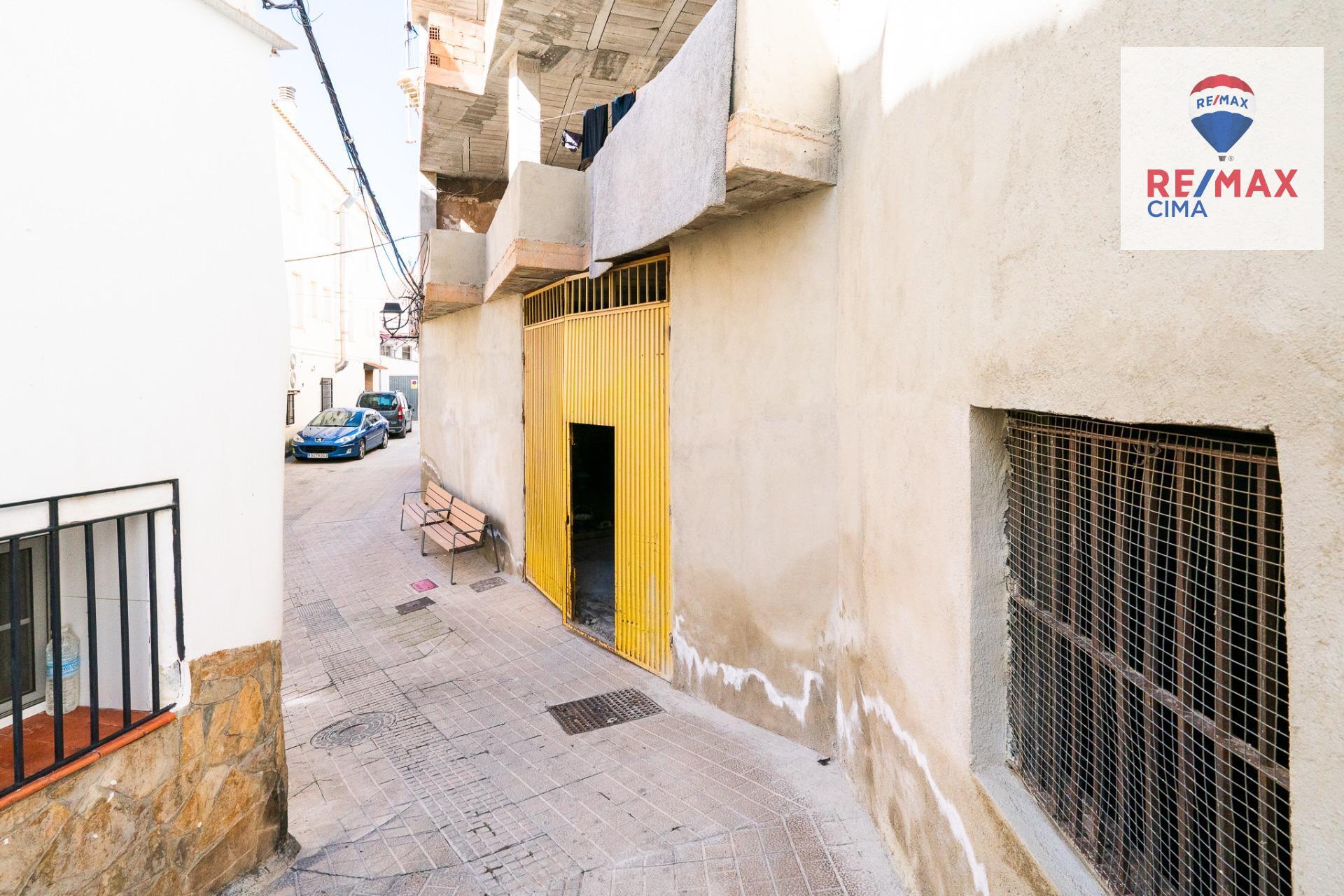 Oportunidad única de inversión en Zújar 2 pisos en construccion y 2 pisos para reforma