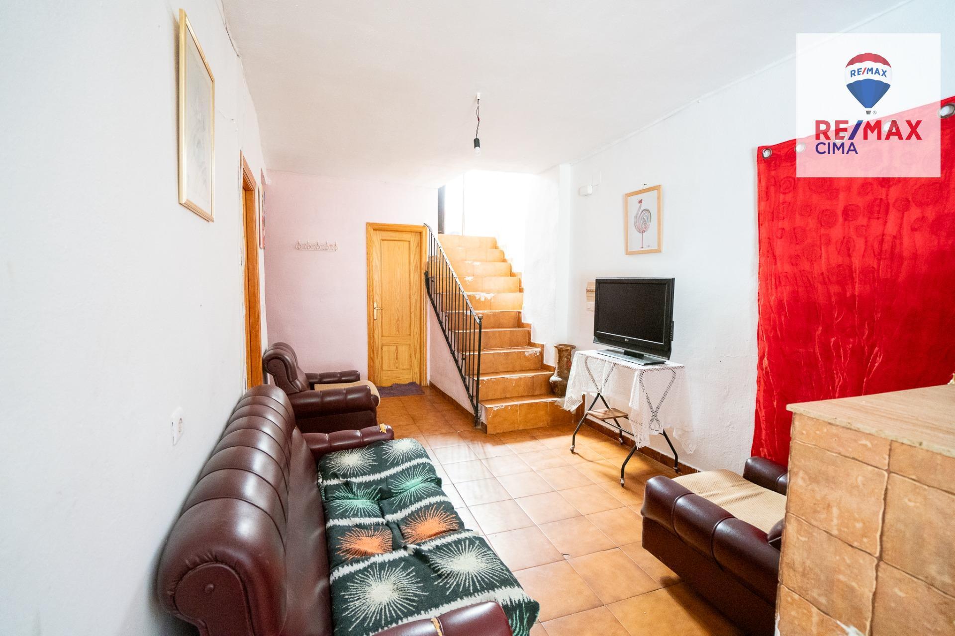 Oportunidad única de inversión en Zújar 2 pisos en construccion y 2 pisos para reforma