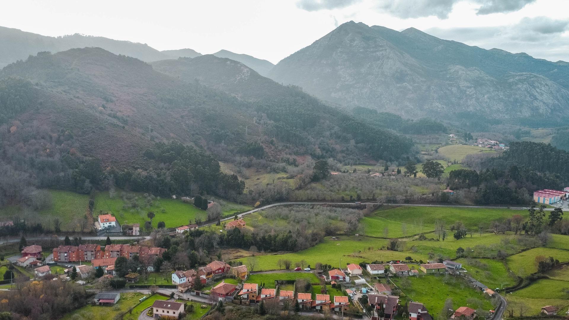 Exclusivo chalet entre el mar, la Sierra de el Sueve y el Camino de Santiago.