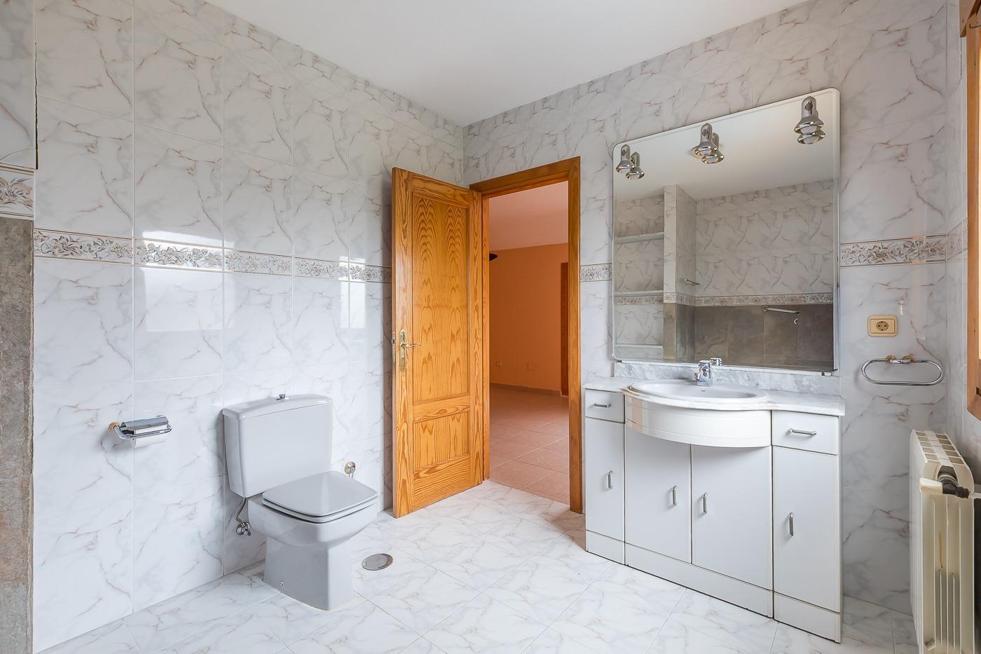 Impresionante chalet de esquina en La Navata, Galapagar - Ideal para Familias -