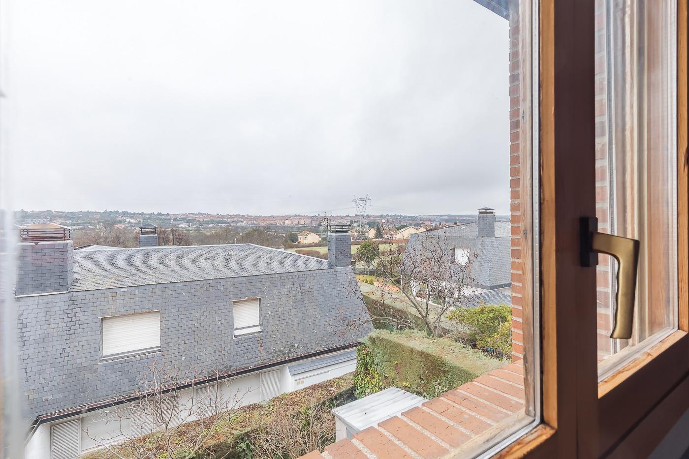 Impresionante chalet de esquina en La Navata, Galapagar - Ideal para Familias -