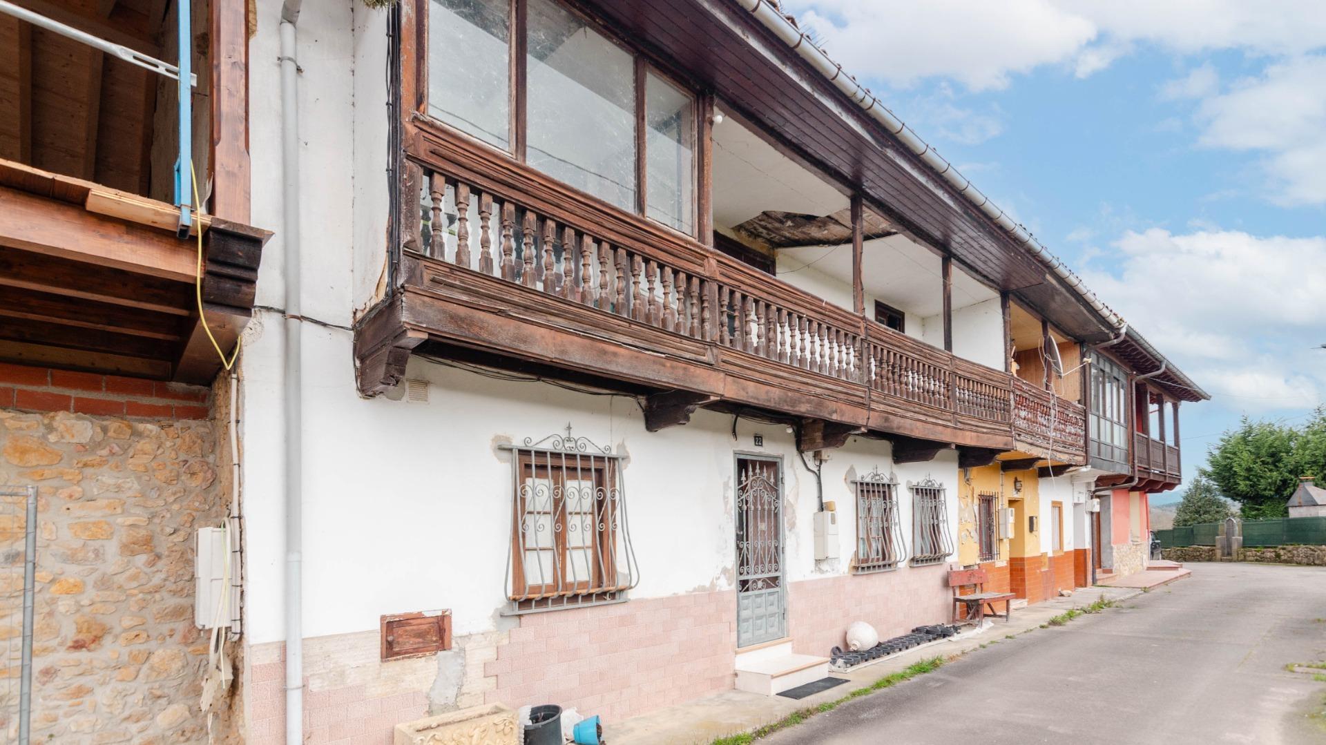 Auténtica Casa Asturiana con parcela  en Nava