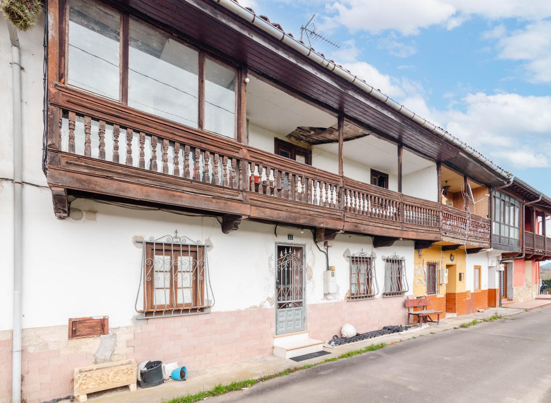 Auténtica Casa Asturiana con parcela  en Nava