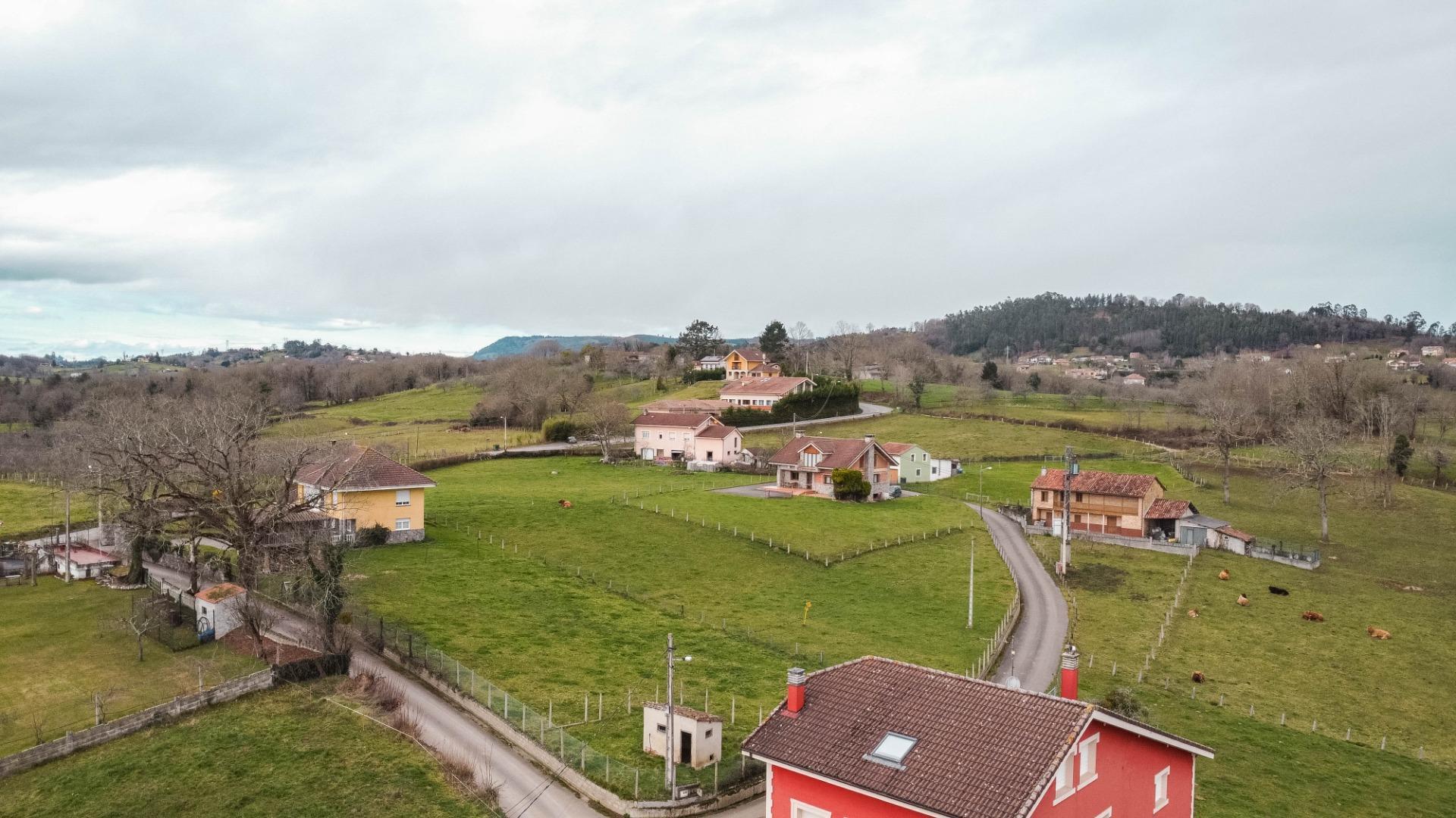 Auténtica Casa Asturiana con parcela  en Nava