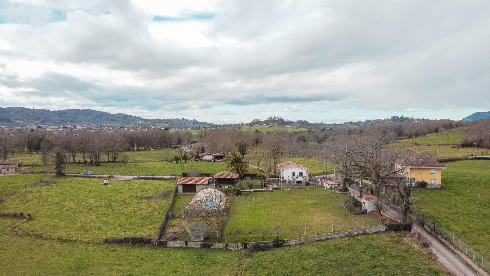 Auténtica Casa Asturiana con parcela  en Nava