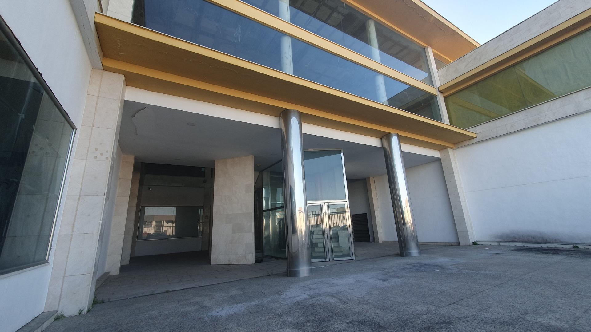 LOCAL COMERCIAL/ NAVE EN VENTA