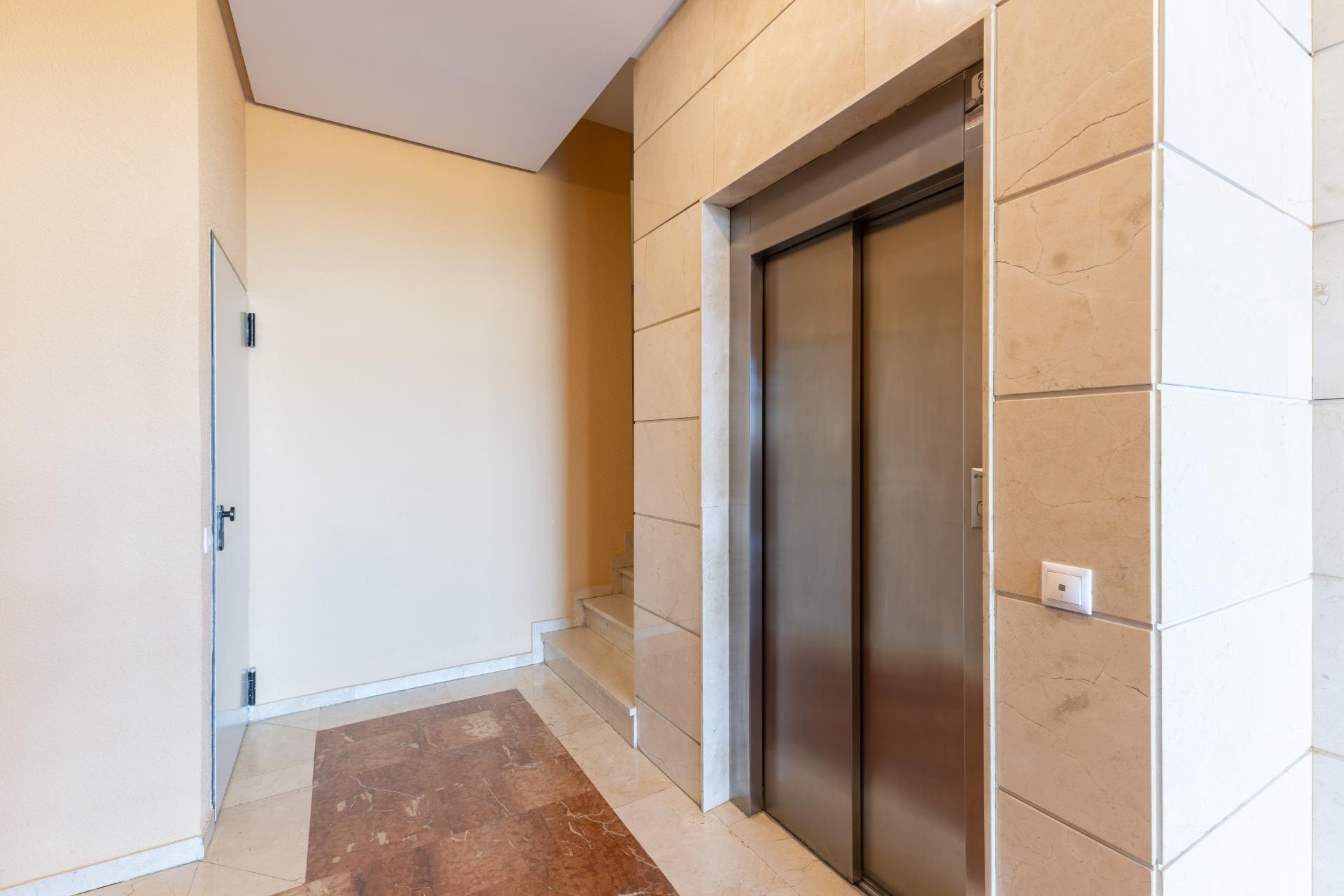 Tu hogar ideal en Torrent con terraza, garaje y ascensor! ?