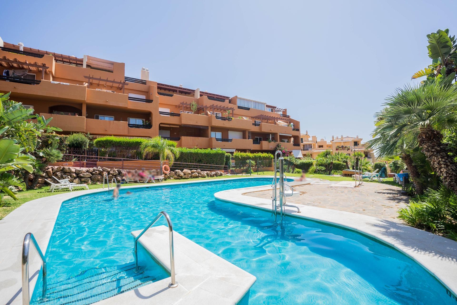 PISO A LA VENTA EN RIVIERA DEL SOL