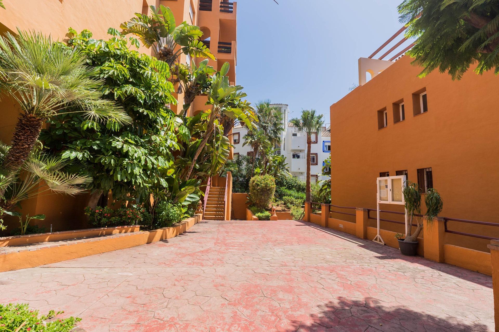 PISO A LA VENTA EN RIVIERA DEL SOL