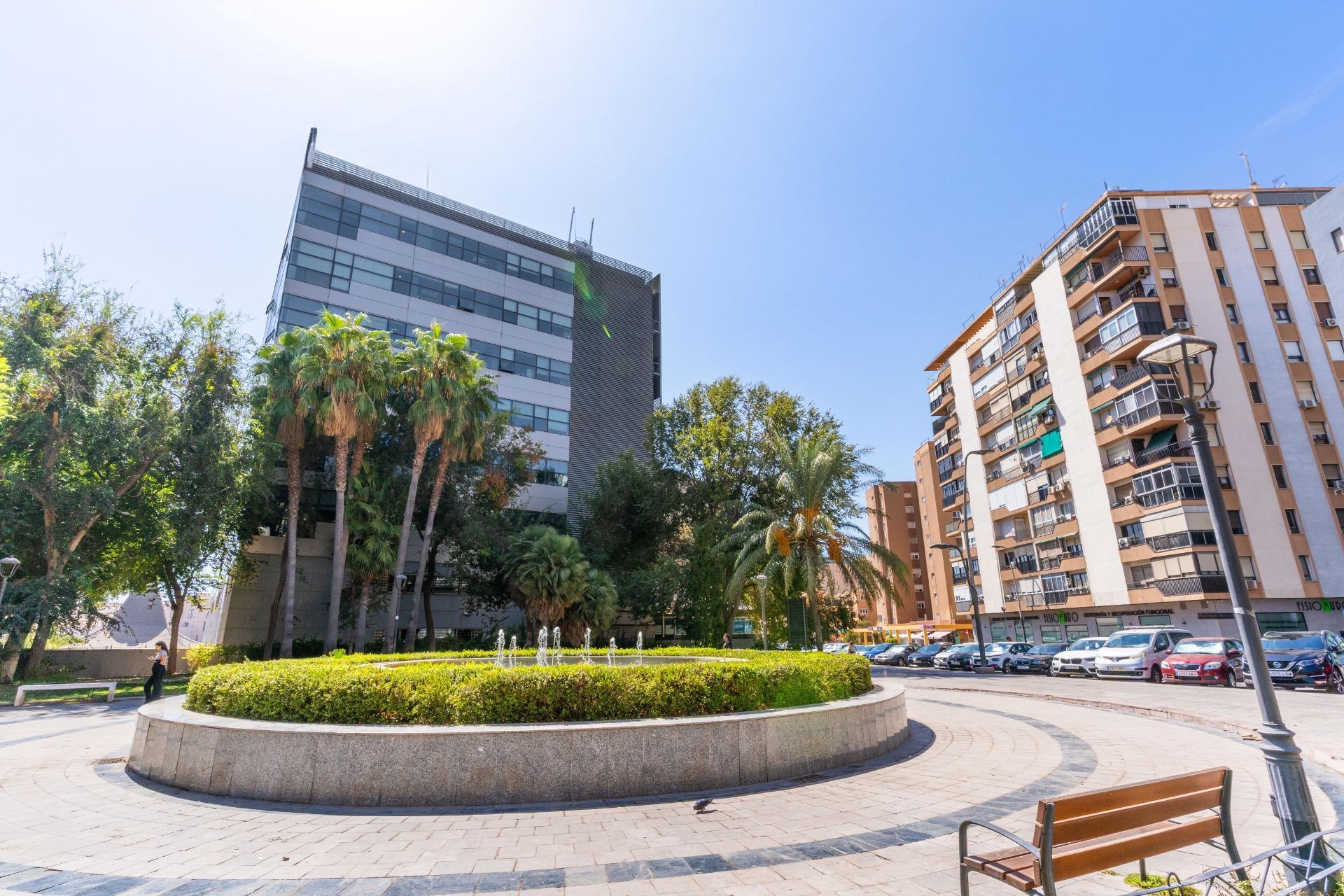 Piso en Venta en Carretera de Ronda, Almería ? Ubicación Estratégica Frente a los Juzgados