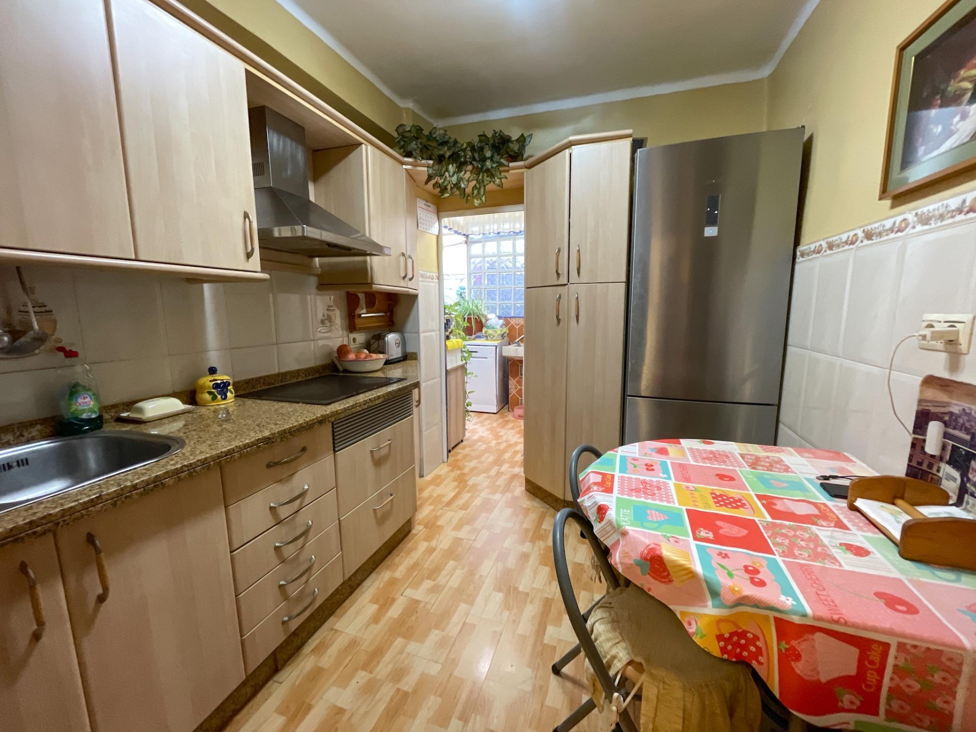 CALLE PINOSOL 3 HABITACIONES