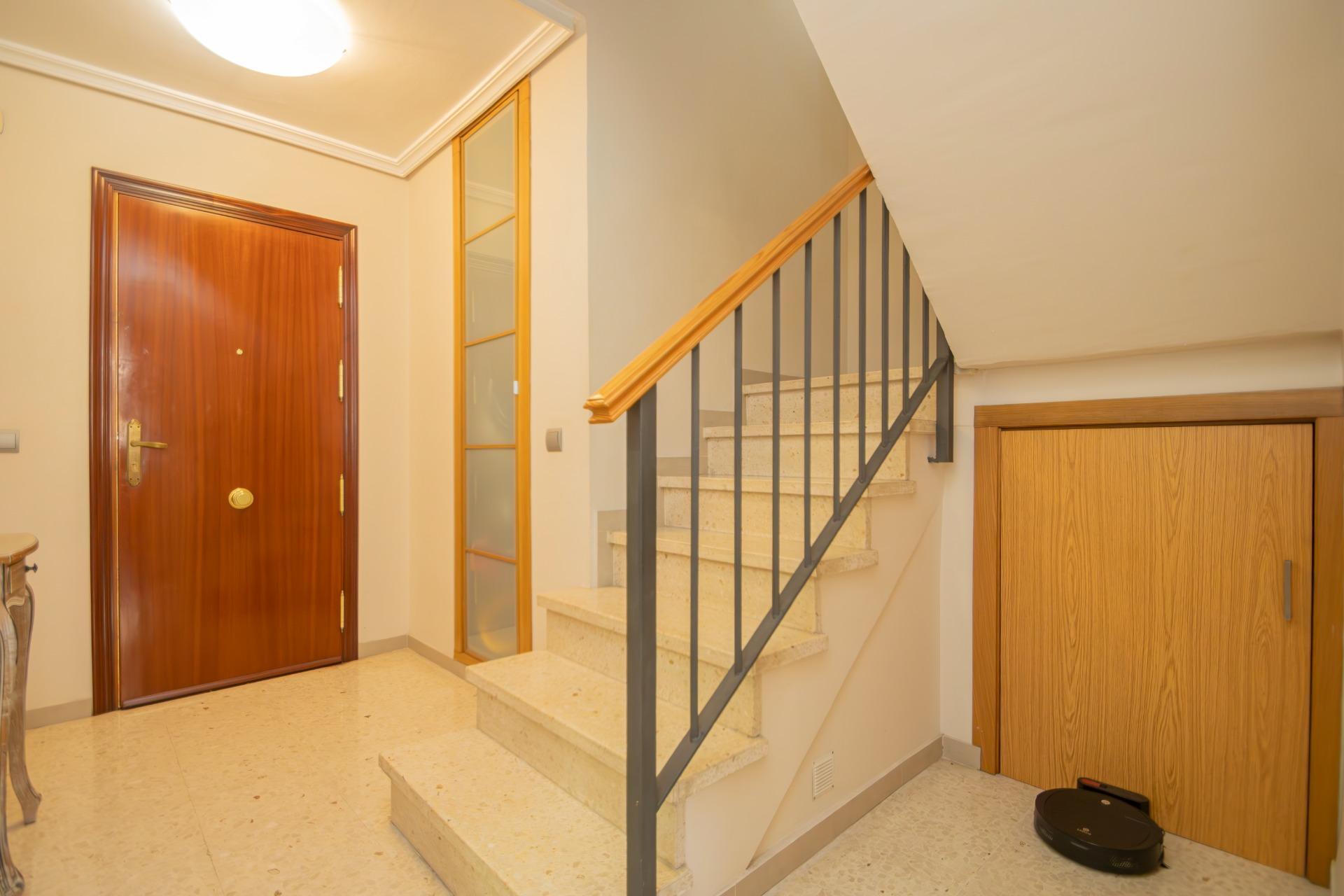 PRECIOSO PISO DUPLEX EN PINO MONTANO