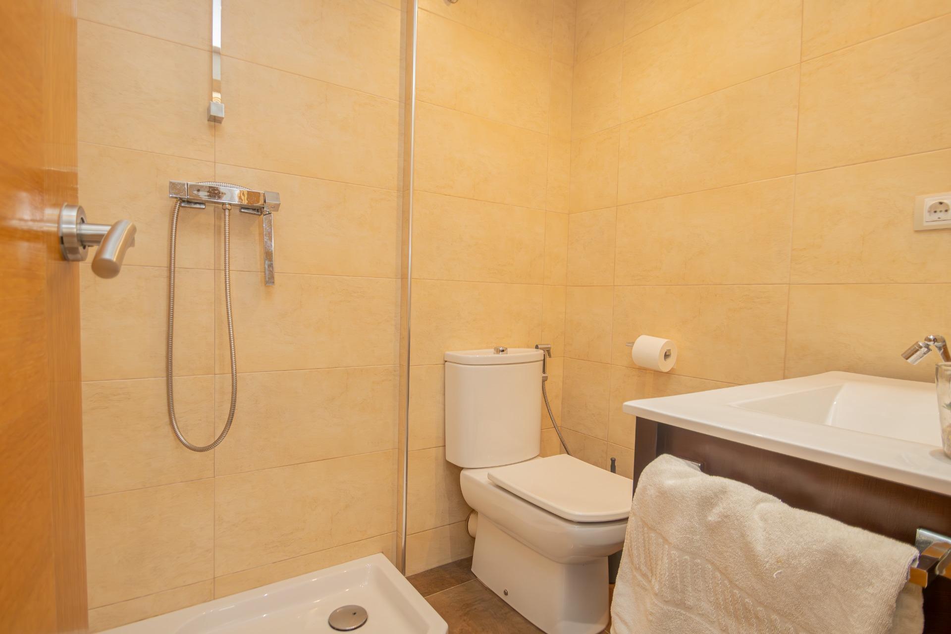 PRECIOSO PISO DUPLEX EN PINO MONTANO