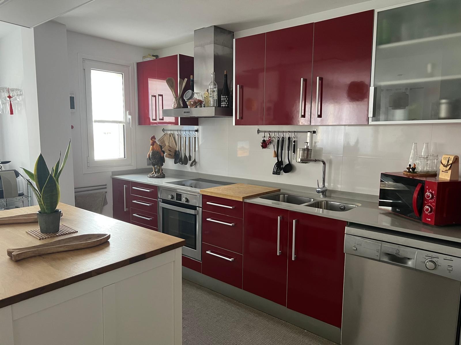 EXCLUSIVO ÁTICO CON TERRAZA PRIVADA EN LA CUBIERTA Y VISTAS AL PUERTO