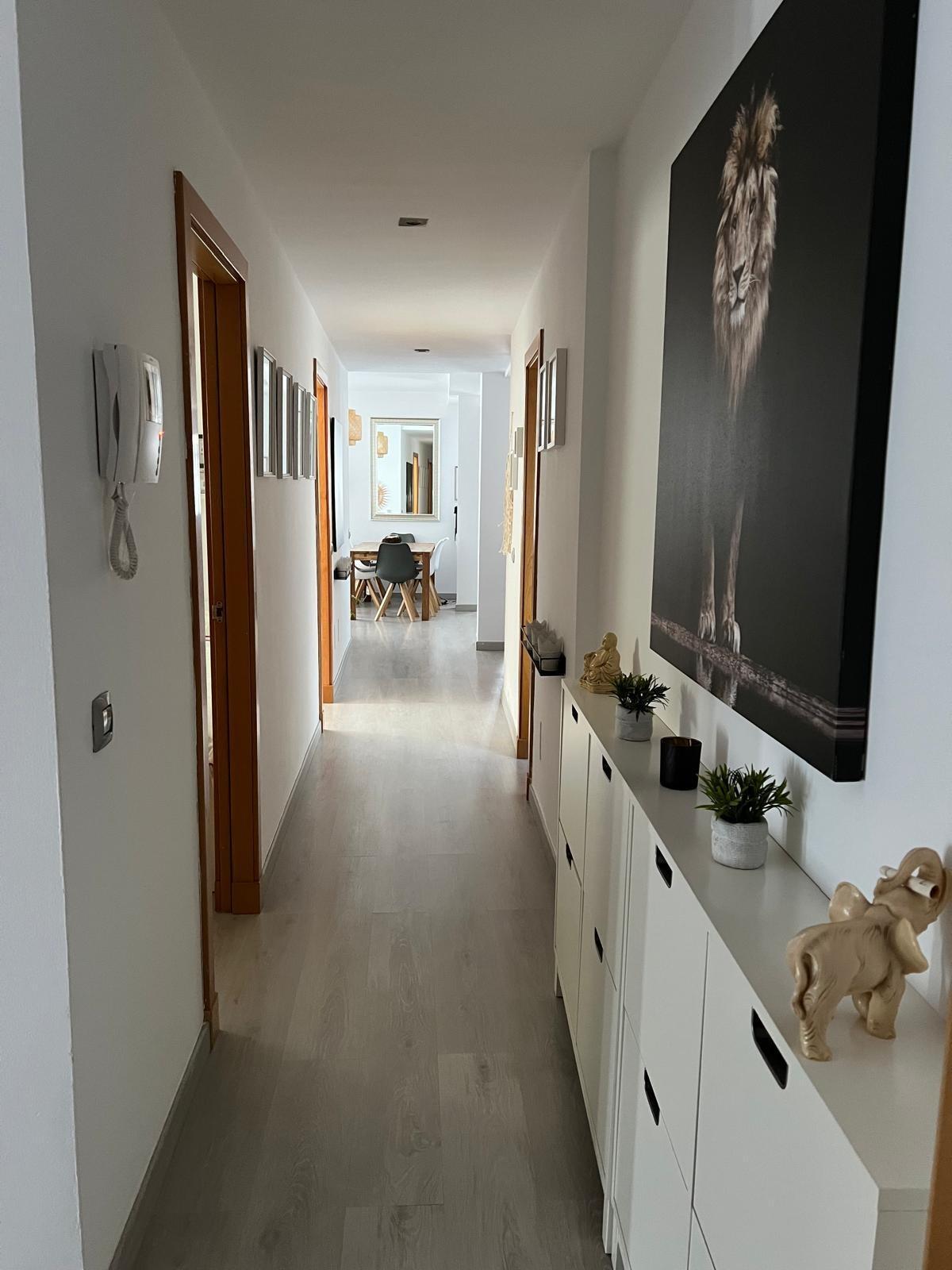 EXCLUSIVO ÁTICO CON TERRAZA PRIVADA EN LA CUBIERTA Y VISTAS AL PUERTO