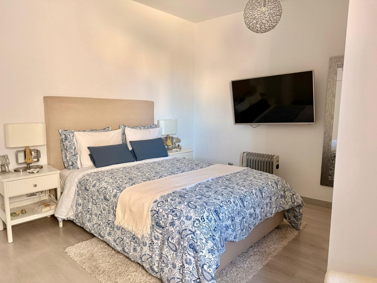 EXCLUSIVO ÁTICO CON TERRAZA PRIVADA EN LA CUBIERTA Y VISTAS AL PUERTO