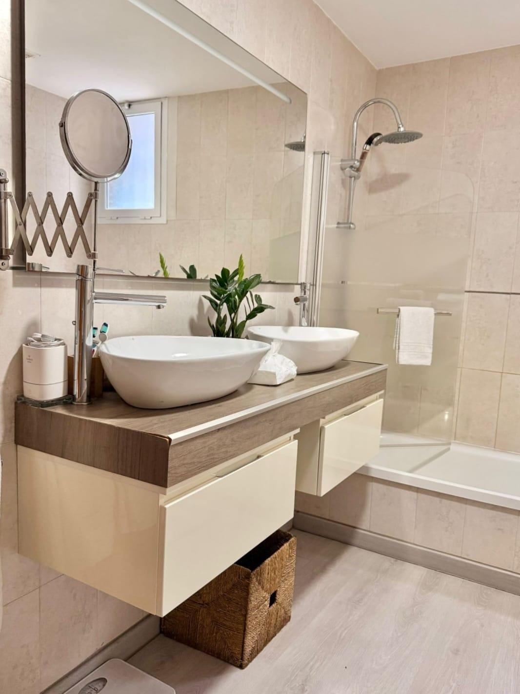 EXCLUSIVO ÁTICO CON TERRAZA PRIVADA EN LA CUBIERTA Y VISTAS AL PUERTO