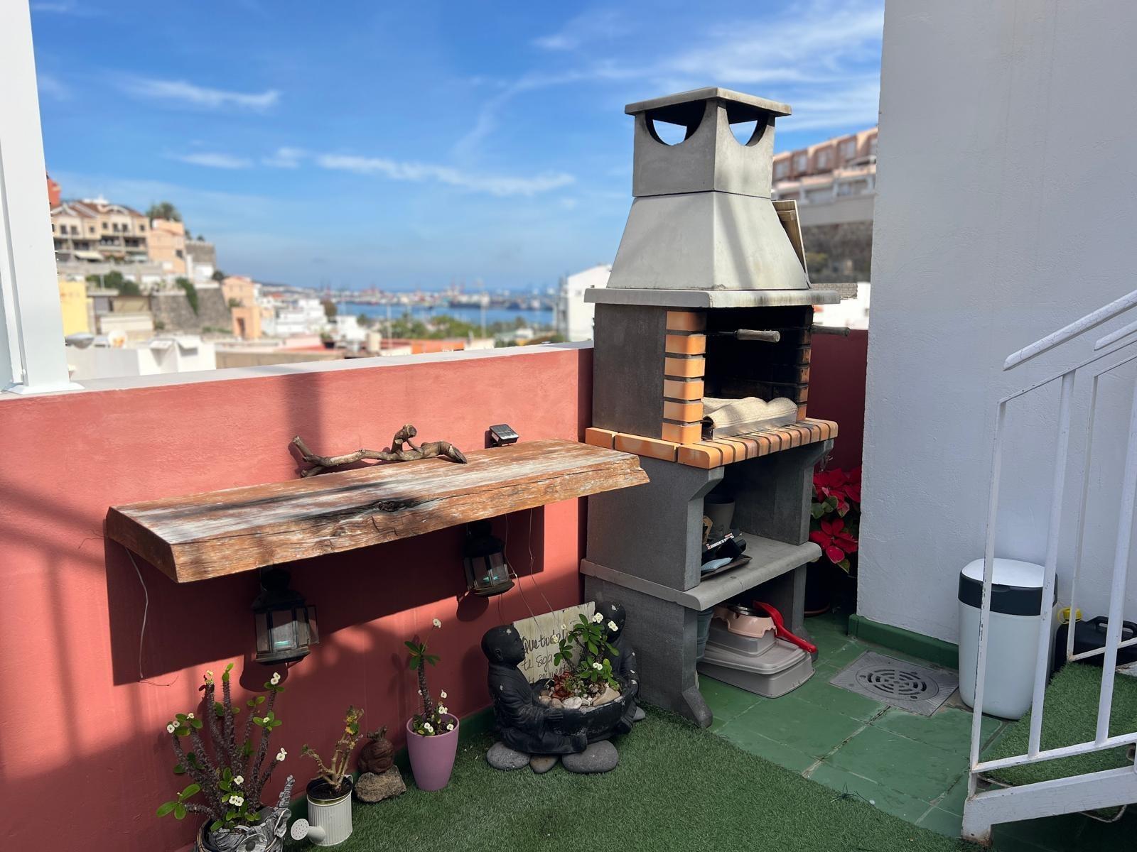 EXCLUSIVO ÁTICO CON TERRAZA PRIVADA EN LA CUBIERTA Y VISTAS AL PUERTO