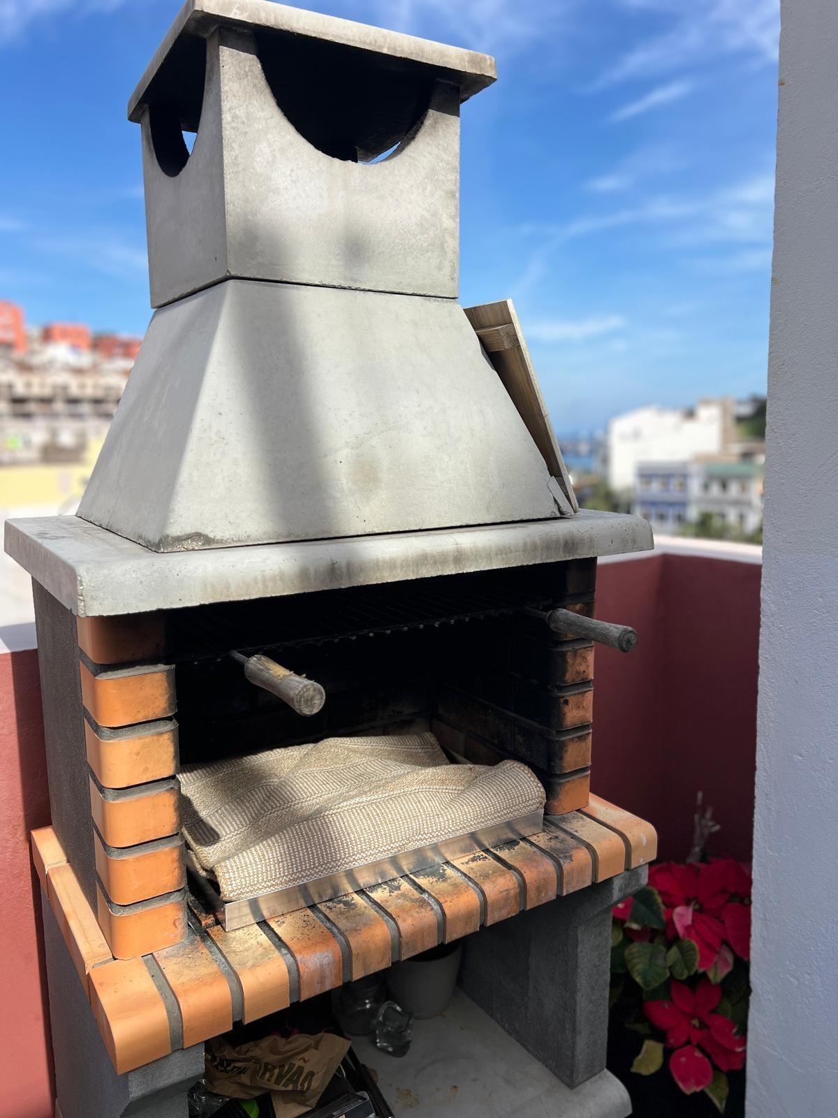 EXCLUSIVO ÁTICO CON TERRAZA PRIVADA EN LA CUBIERTA Y VISTAS AL PUERTO