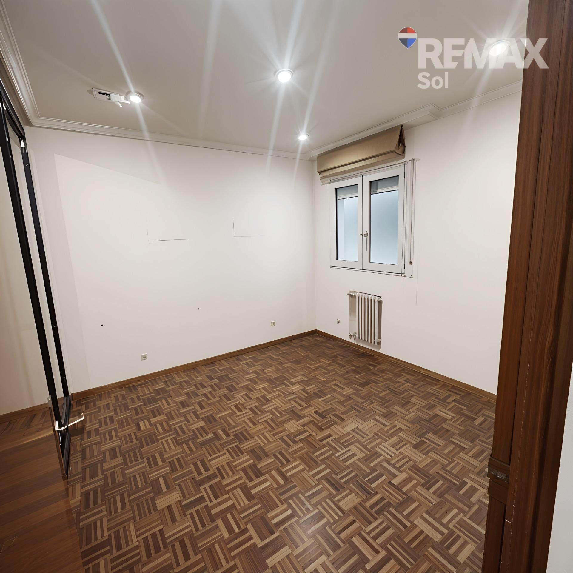 Piso en venta en Calle San Graciano Moscardó, Madrid