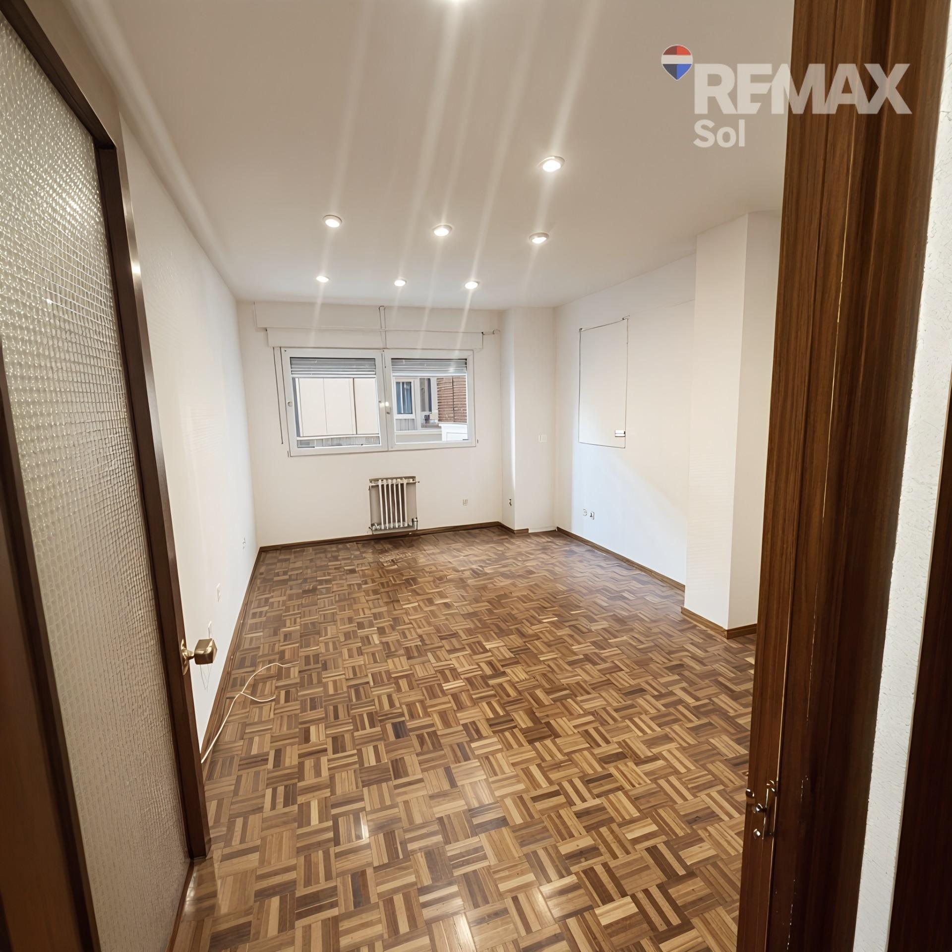 Piso en venta en Calle San Graciano Moscardó, Madrid