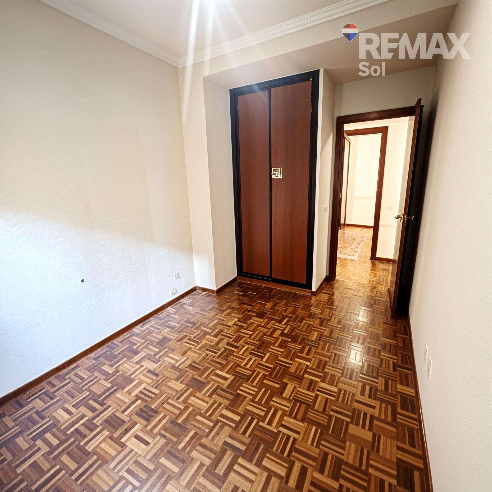 Piso en venta en Calle San Graciano Moscardó, Madrid