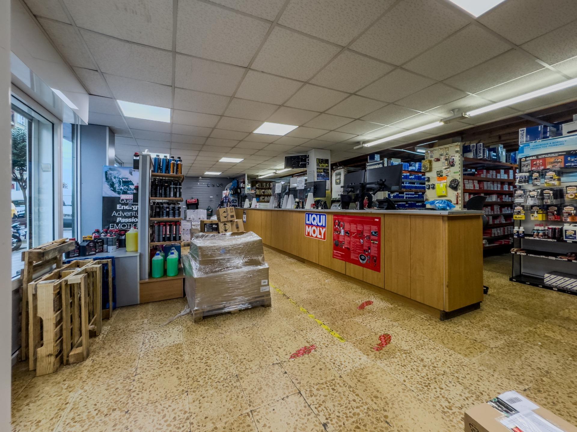 LOCAL COMERCIAL EN LA C/CAPITAN PALACIOS