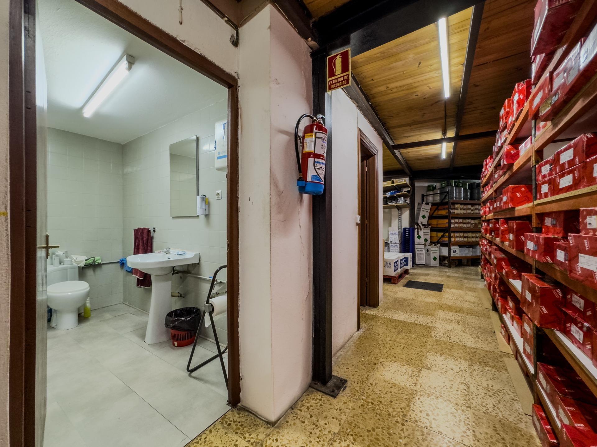 LOCAL COMERCIAL EN LA C/CAPITAN PALACIOS